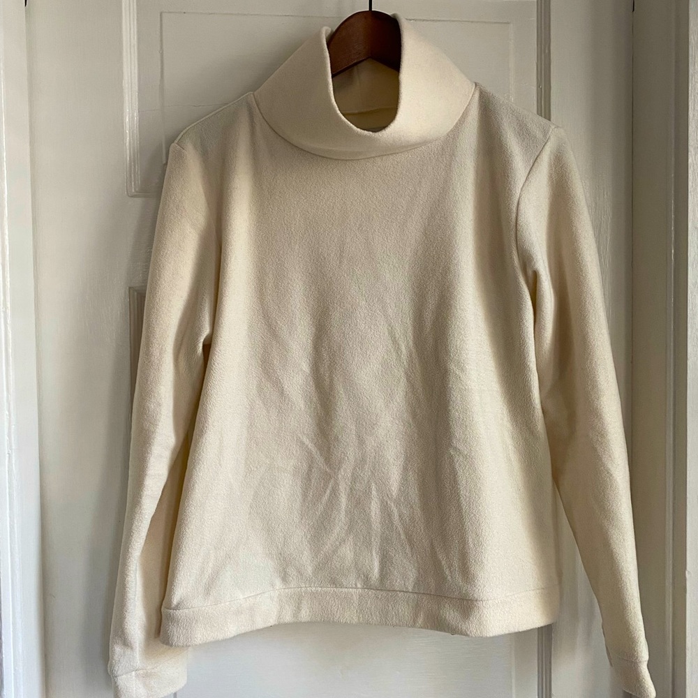 Dudley Stephens | Park Slope Turtleneck in Vello Fleece (Cream)